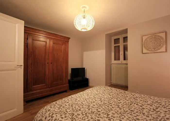 菲纳拉科尔马公寓