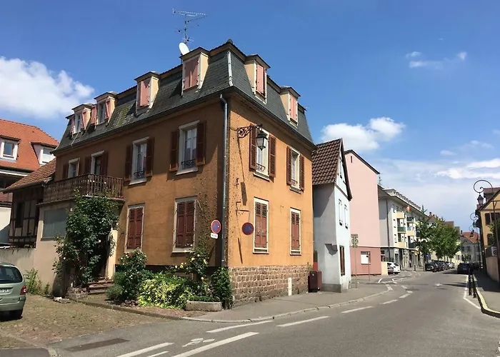 菲纳拉科尔马公寓 *